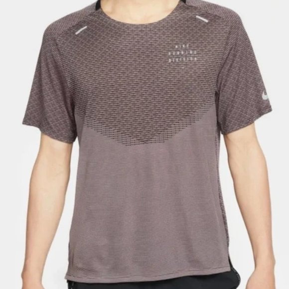 Nike Running Division T-Shirt | Maroon | Mens Small - Picture 1 of 5